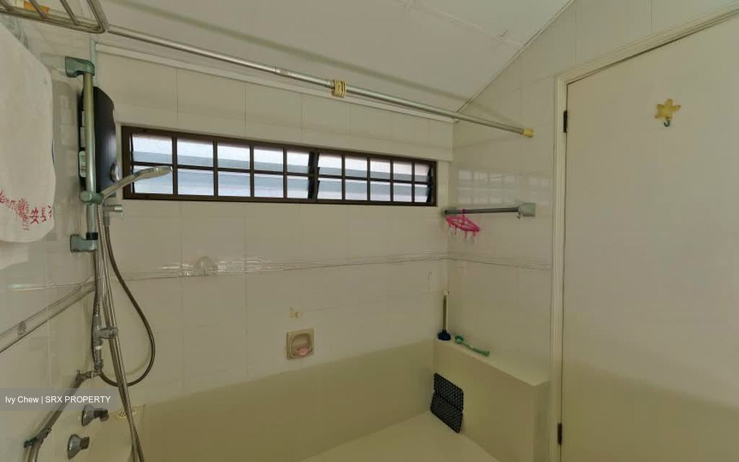 Bedok Ria (D16), Terrace #581602531